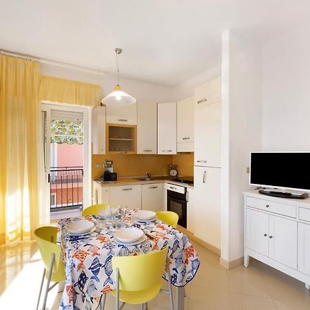 Ferienwohnung Attico Cielo E Mare Spotorno Exterior foto