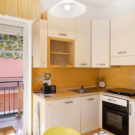 Ferienwohnung Attico Cielo E Mare Spotorno Exterior foto