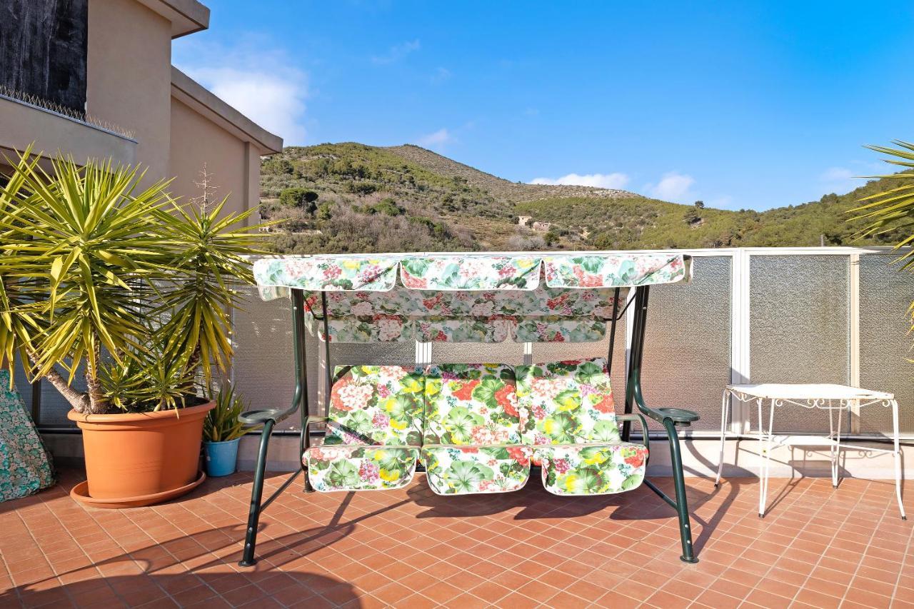 Ferienwohnung Attico Cielo E Mare Spotorno Exterior foto