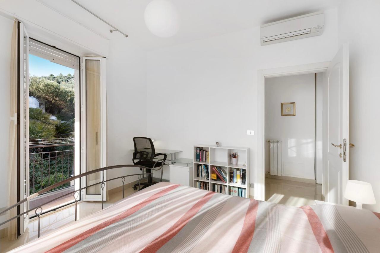 Ferienwohnung Attico Cielo E Mare Spotorno Exterior foto