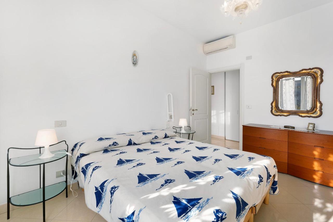 Ferienwohnung Attico Cielo E Mare Spotorno Exterior foto